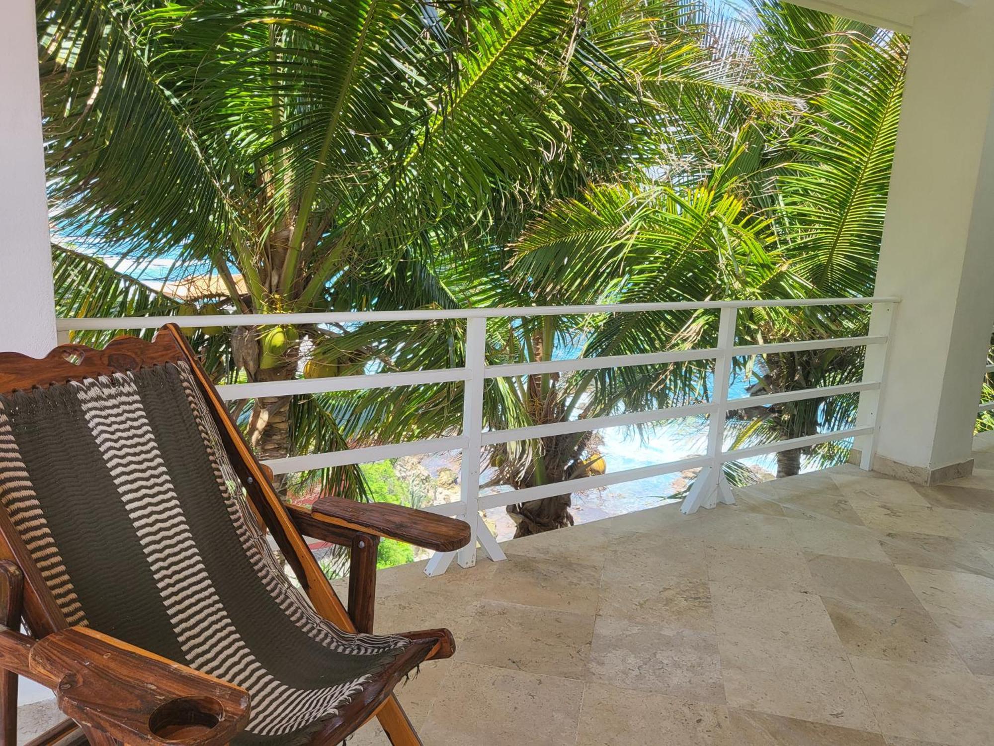 Hotel Luz De Mar ' Right On The Beach Cuatunalco Exterior photo