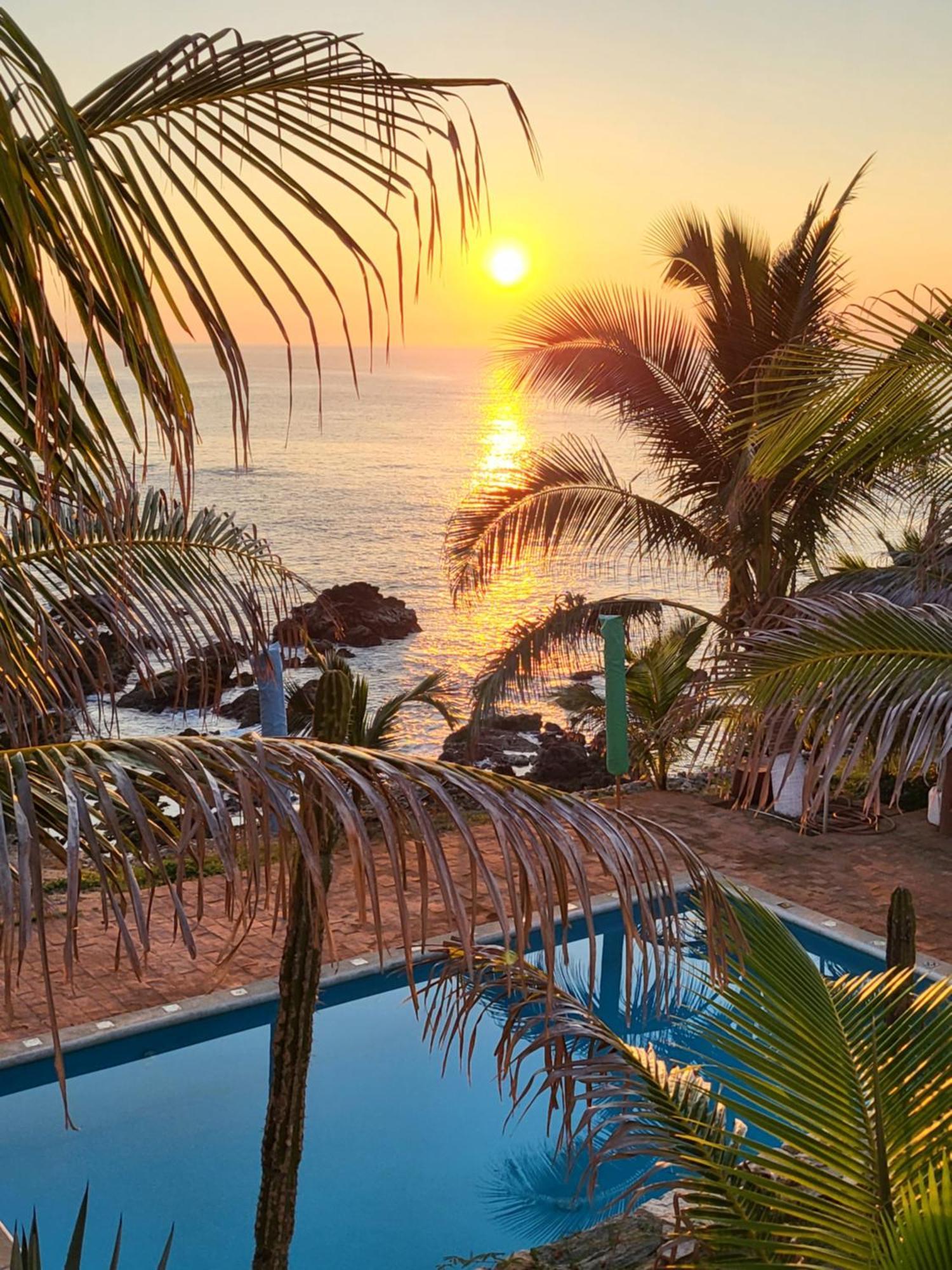 Hotel Luz De Mar ' Right On The Beach Cuatunalco Exterior photo