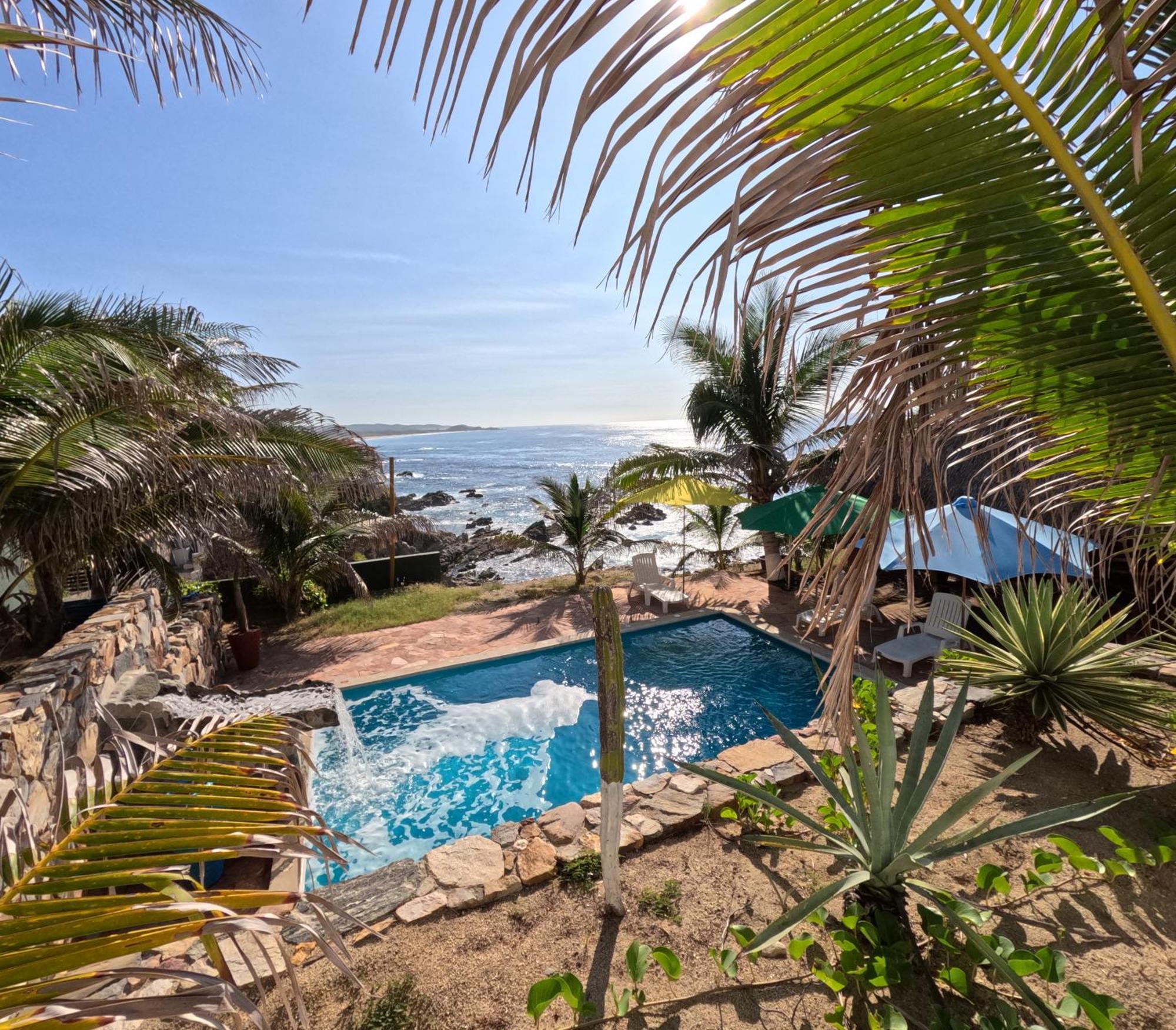 Hotel Luz De Mar ' Right On The Beach Cuatunalco Exterior photo
