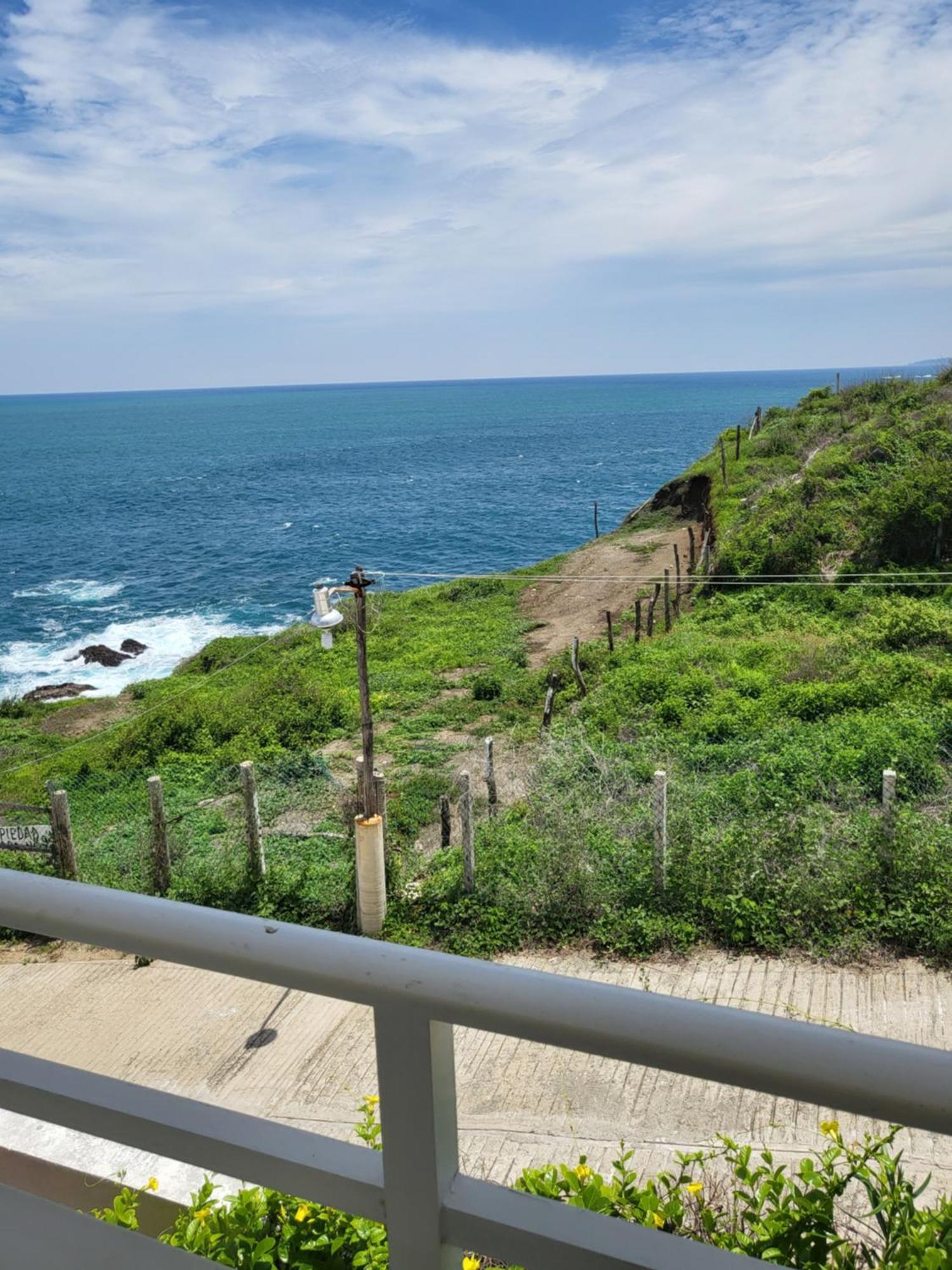 Hotel Luz De Mar ' Right On The Beach Cuatunalco Exterior photo