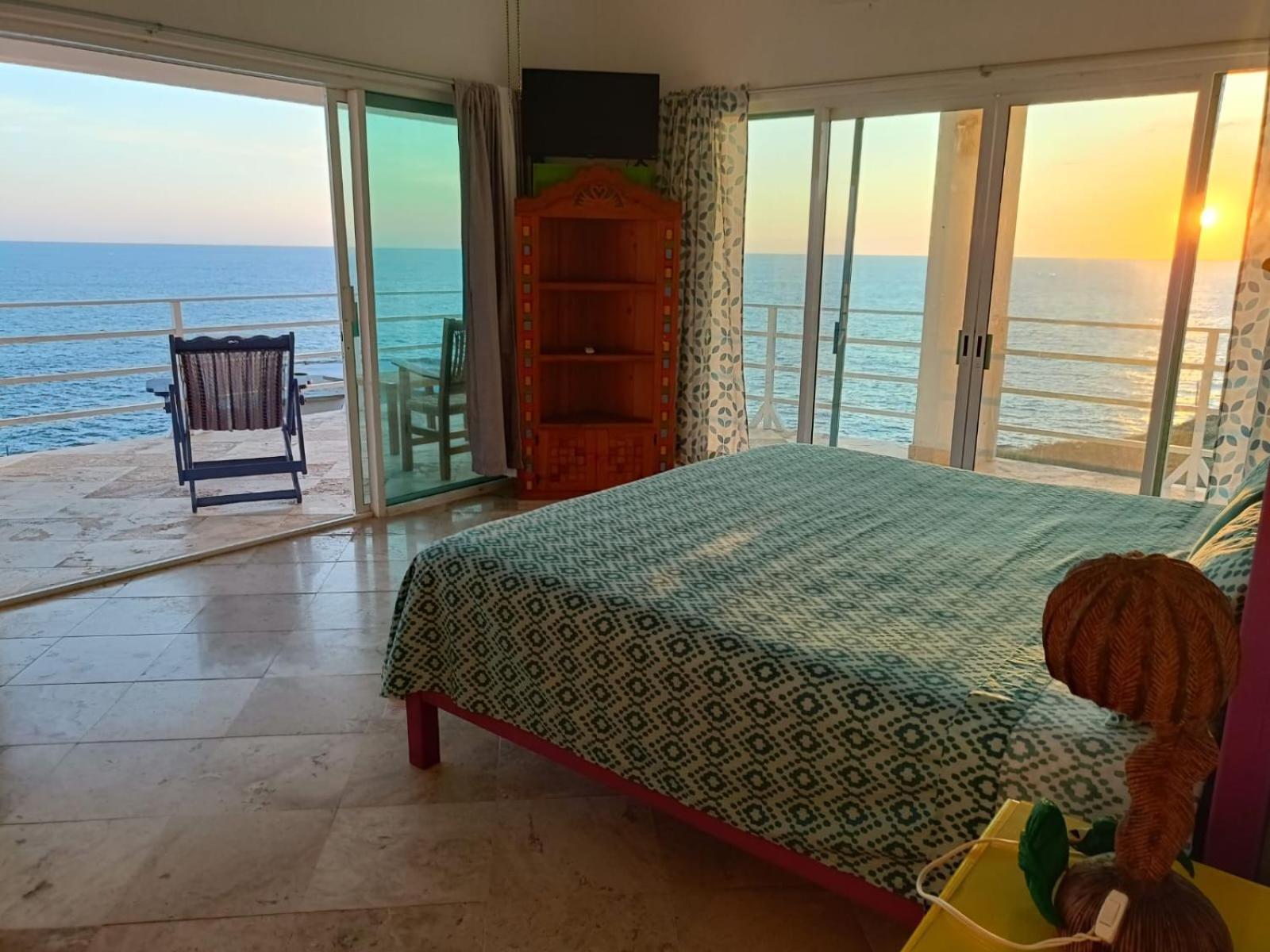 Hotel Luz De Mar ' Right On The Beach Cuatunalco Exterior photo